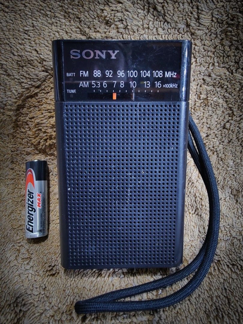 Sony Portable AM/FM Radio with Built-in Speaker and Antenna, Audio ...