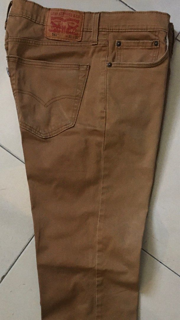 Levi's 541 store khakis