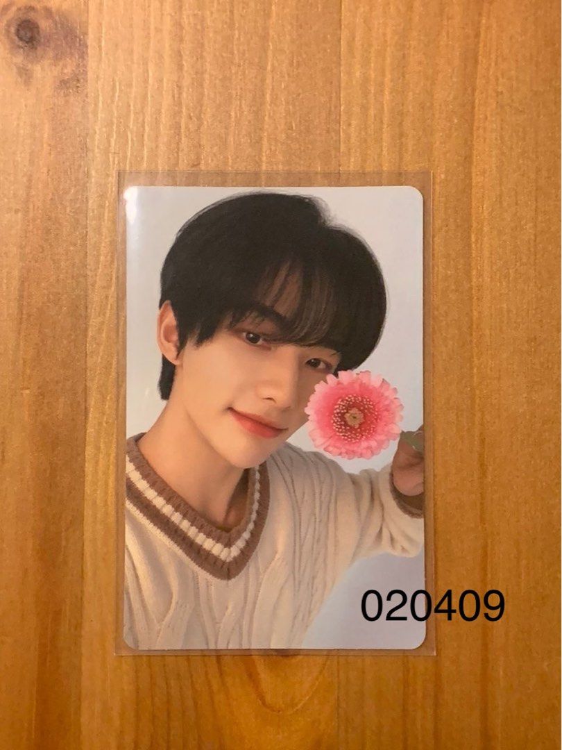 Stray Kids Hyunjin Nacific double sided Flower official photocard