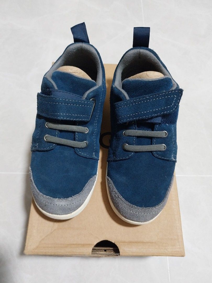 Ugg toddler store boy shoes