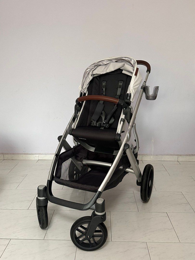 UPPAbaby 2018 Vista Stroller with Bassinet and Cup Holder