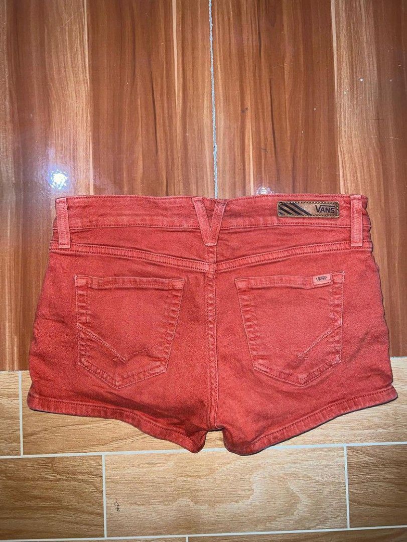 VANS SHORTS WOMEN'S (Category: Shorts) located in General Santos City (Dadiangas). Submitted by xhandees18 (Listing ID 1271024379, Image 2). Description: VANS SEXY MAONG SHORT'S.