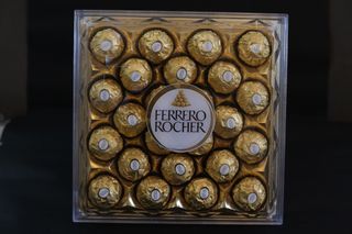 24pcs Ferrero Rocher Fine Hazelnut Milk Chocolates Gift Box 300g  ₱749