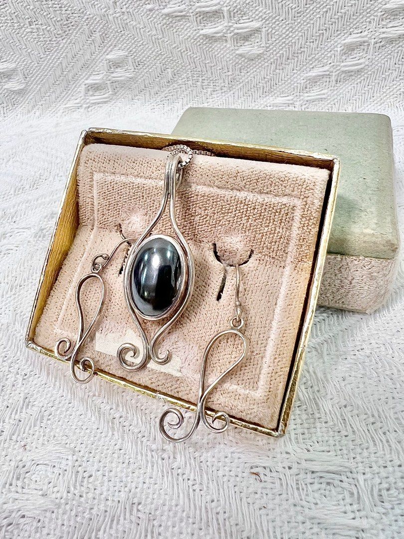Amco jewelry store