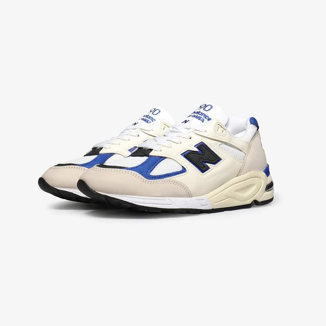 New Balance 990 v2 M990WB2 US 9 Carousell