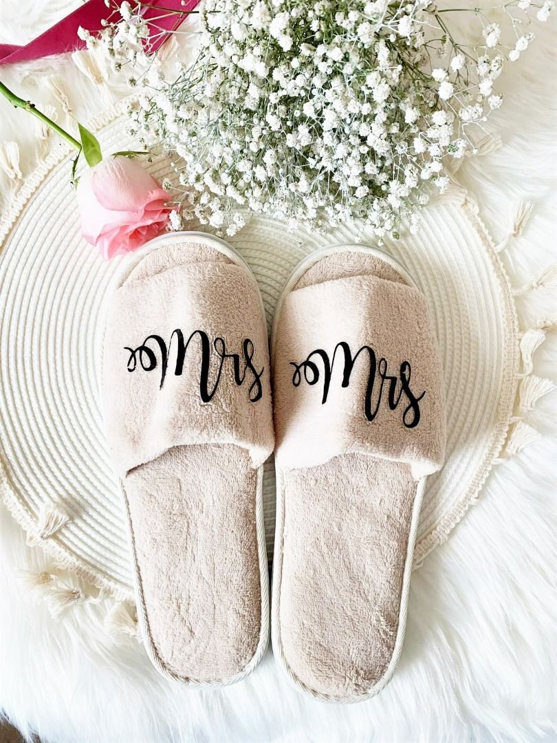 Personalized bedroom slippers hot sale