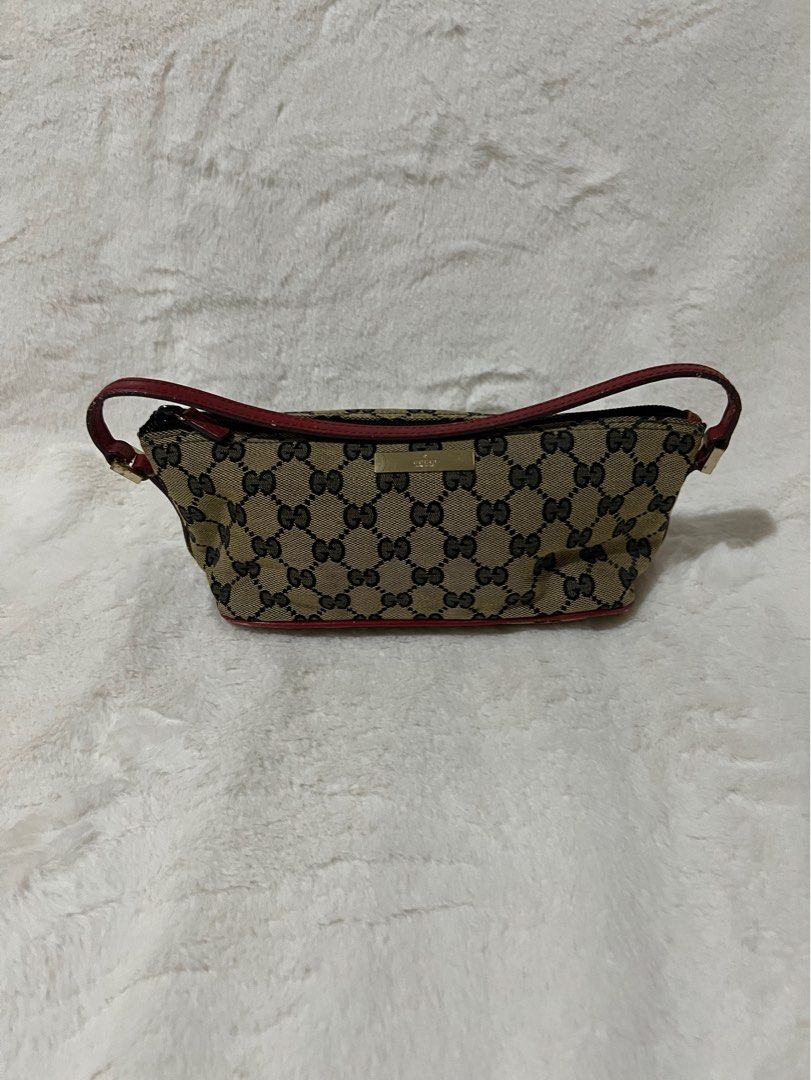 💯 RUSH Authentic Gucci Monogram Boat Pochette (Category: Luxury Bags & Wallets) located in Paranaque City. Submitted by authentic_mj (Listing ID 1262361414, Image 1). Description: 💯 RUSH Authentic Gucci Monogram Boat Pochette Bought in Japan Gold hardware.