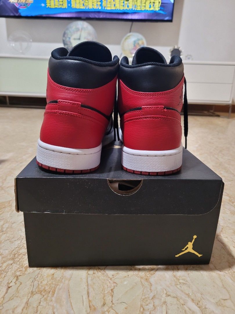 Air Jordan 1 Mid Banned 2020