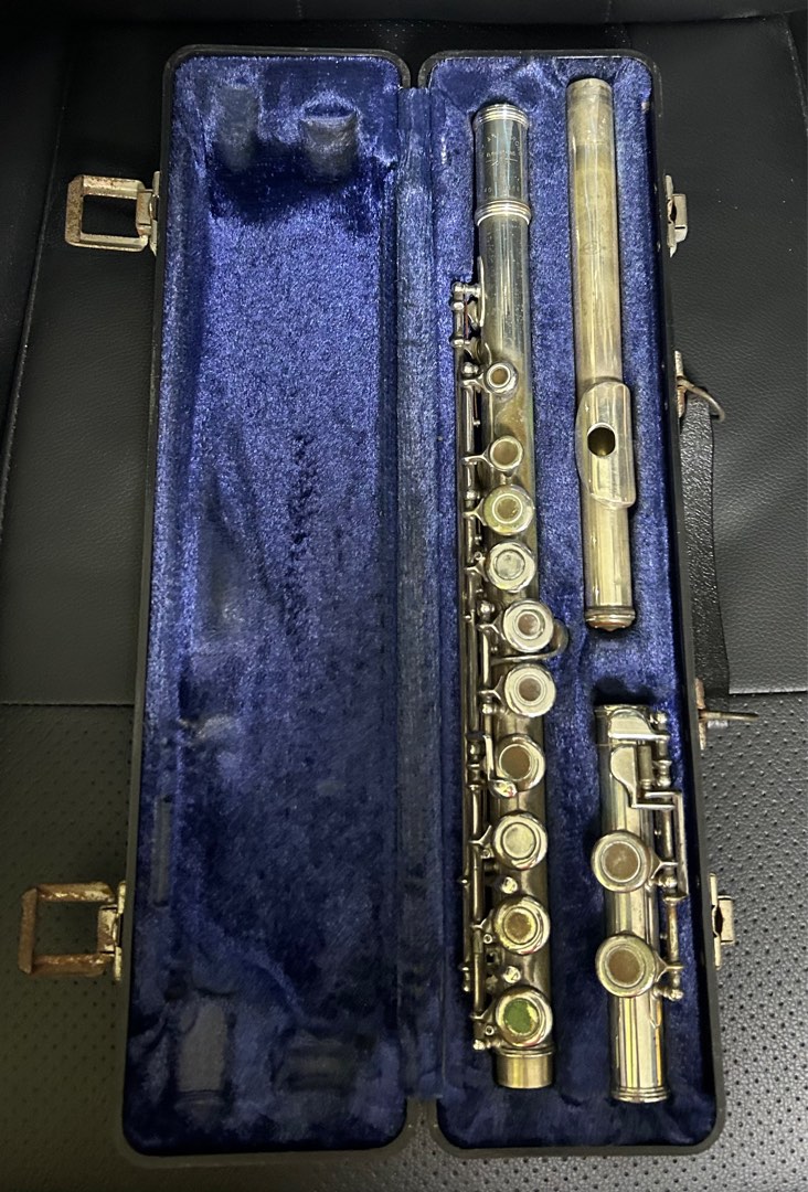 Armstrong Model 104 Student Flute, Hobbies & Toys, Music & Media