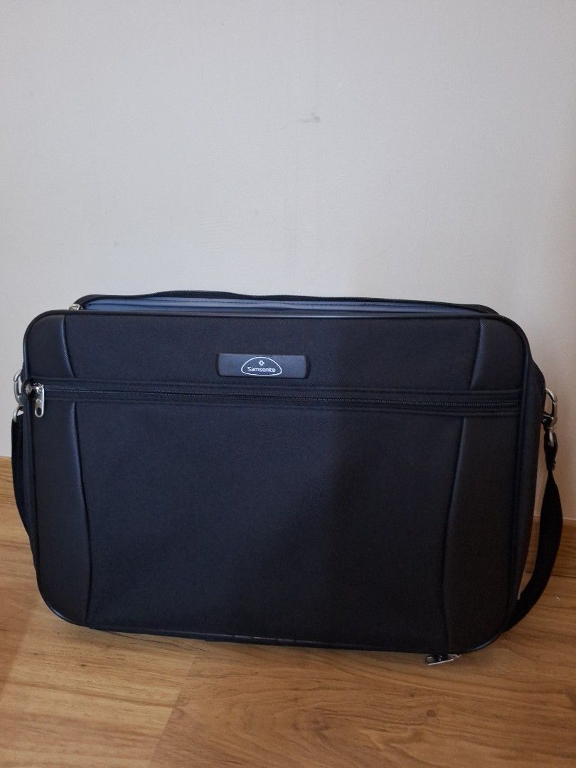 Samsonite overnighter hotsell