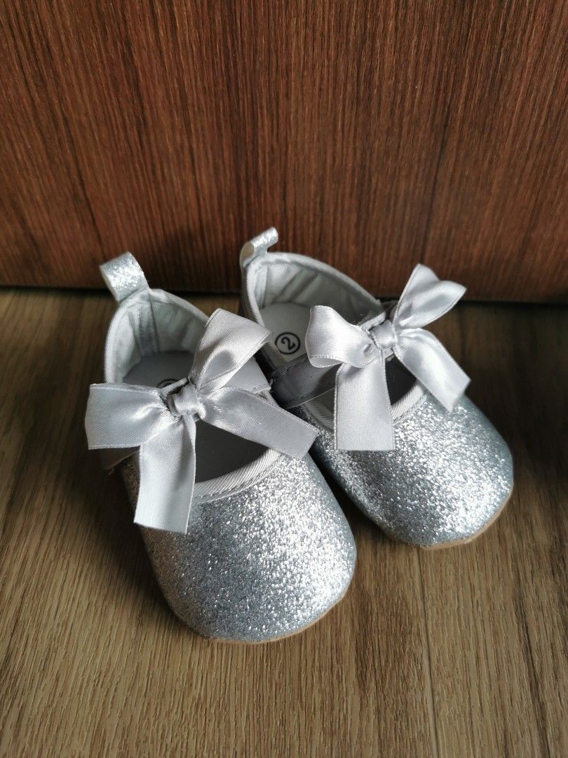 Cinderella shoes best sale for baby girl
