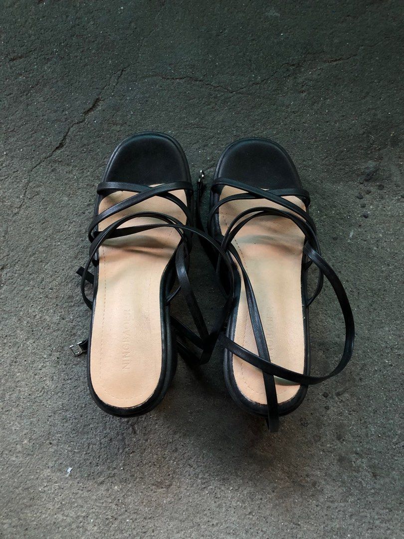 Black strappy deals heels size 5