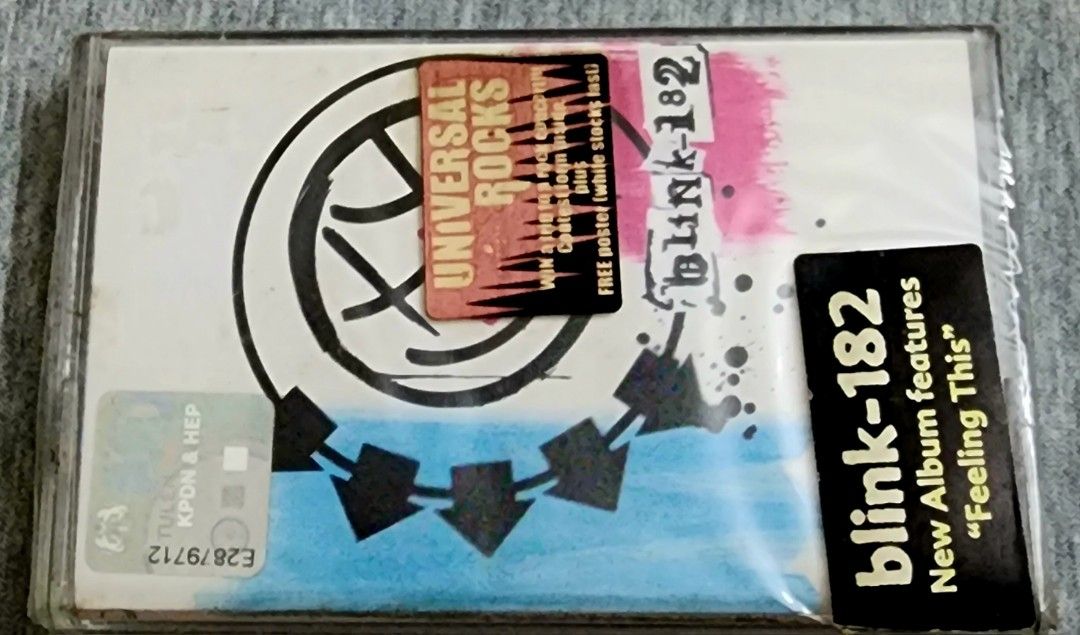 Blink182 Universal Rock ( PRINTED IN MALAYSIA ) CASSETTE, Hobbies