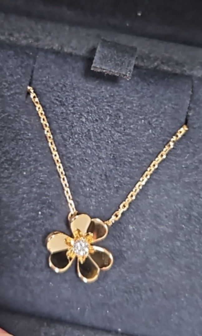 Bnib mini van cleef frivole necklace in gold Luxury Accessories