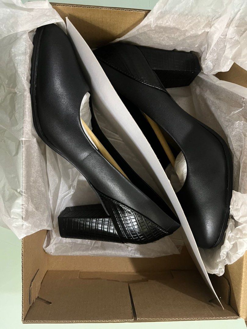 Brand New Clarks Pump Shoes