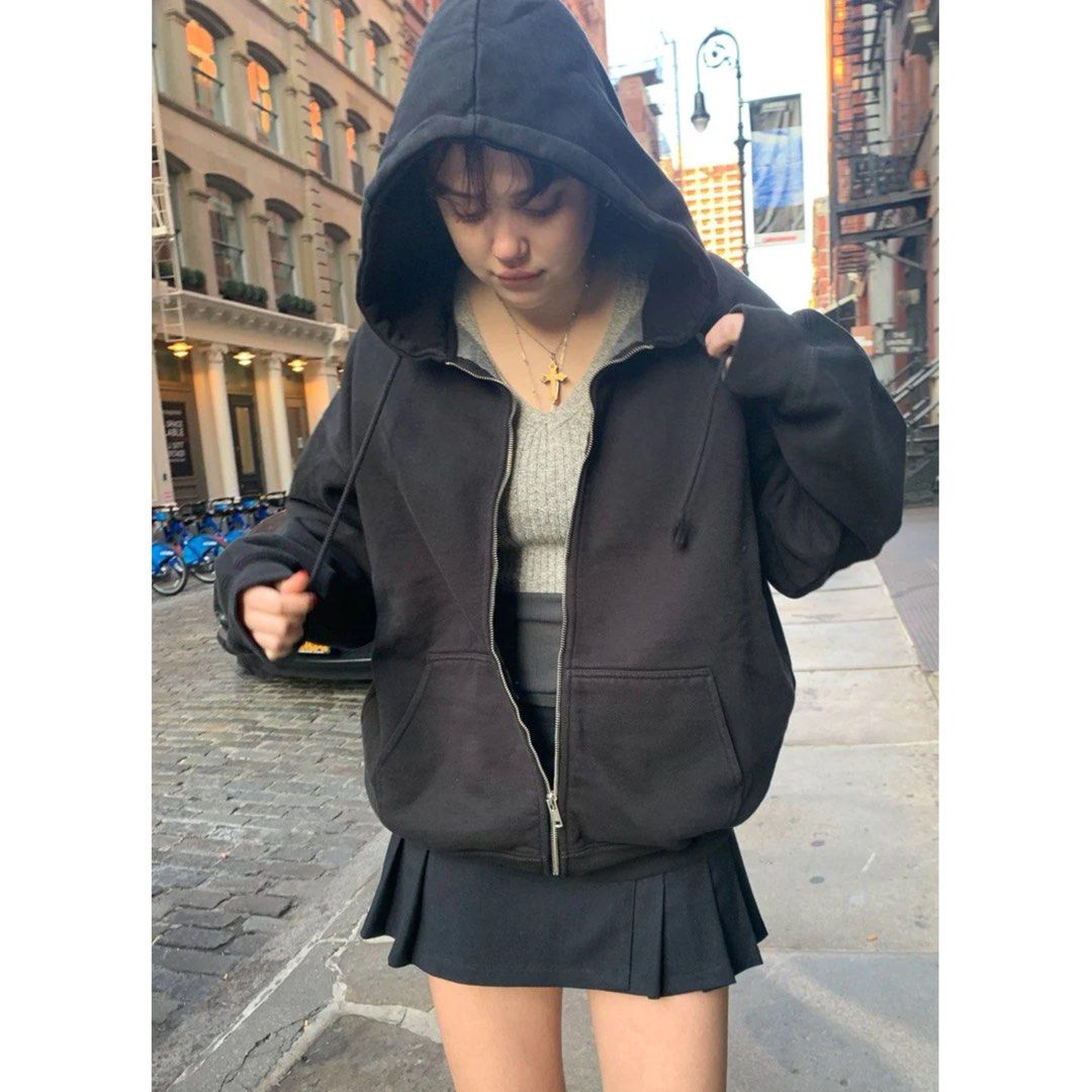 Brandy Melville Carla Hoodie Jacket Sweater in Black, Women's Fashion,  Coats, Jackets and Outerwear on Carousell