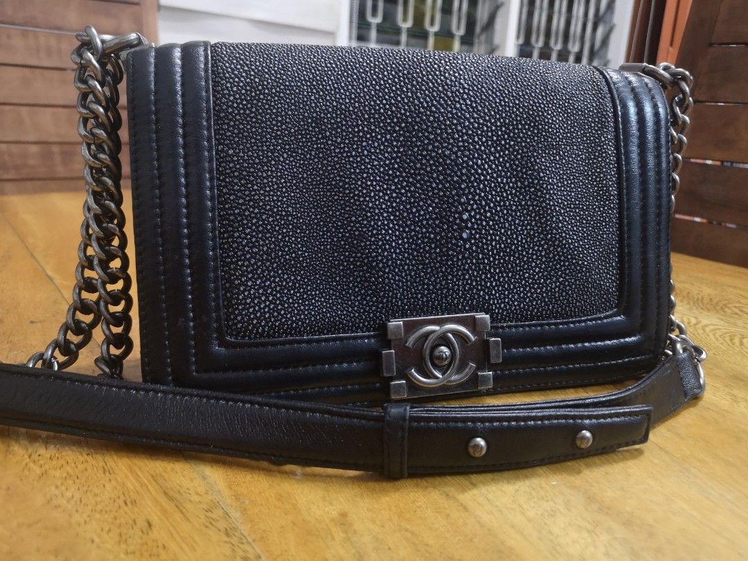 Stingray chanel boy bag deals
