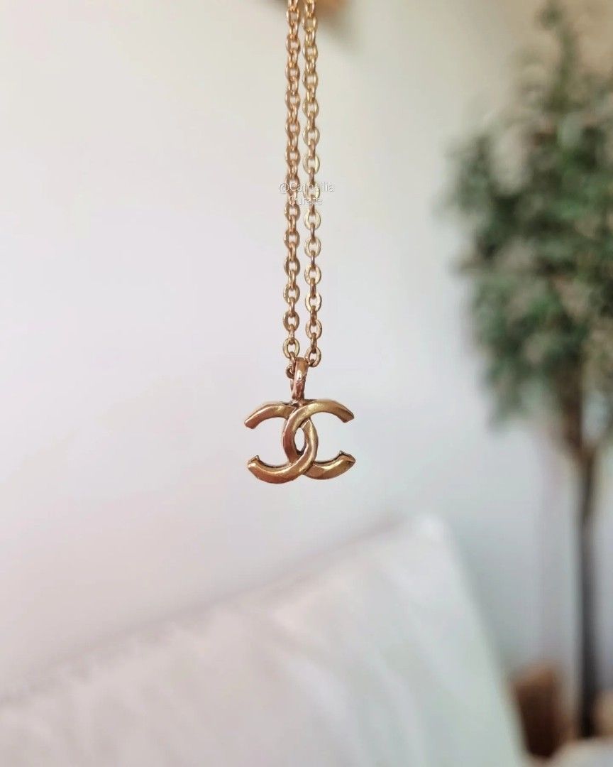 Small chanel pendant new arrivals