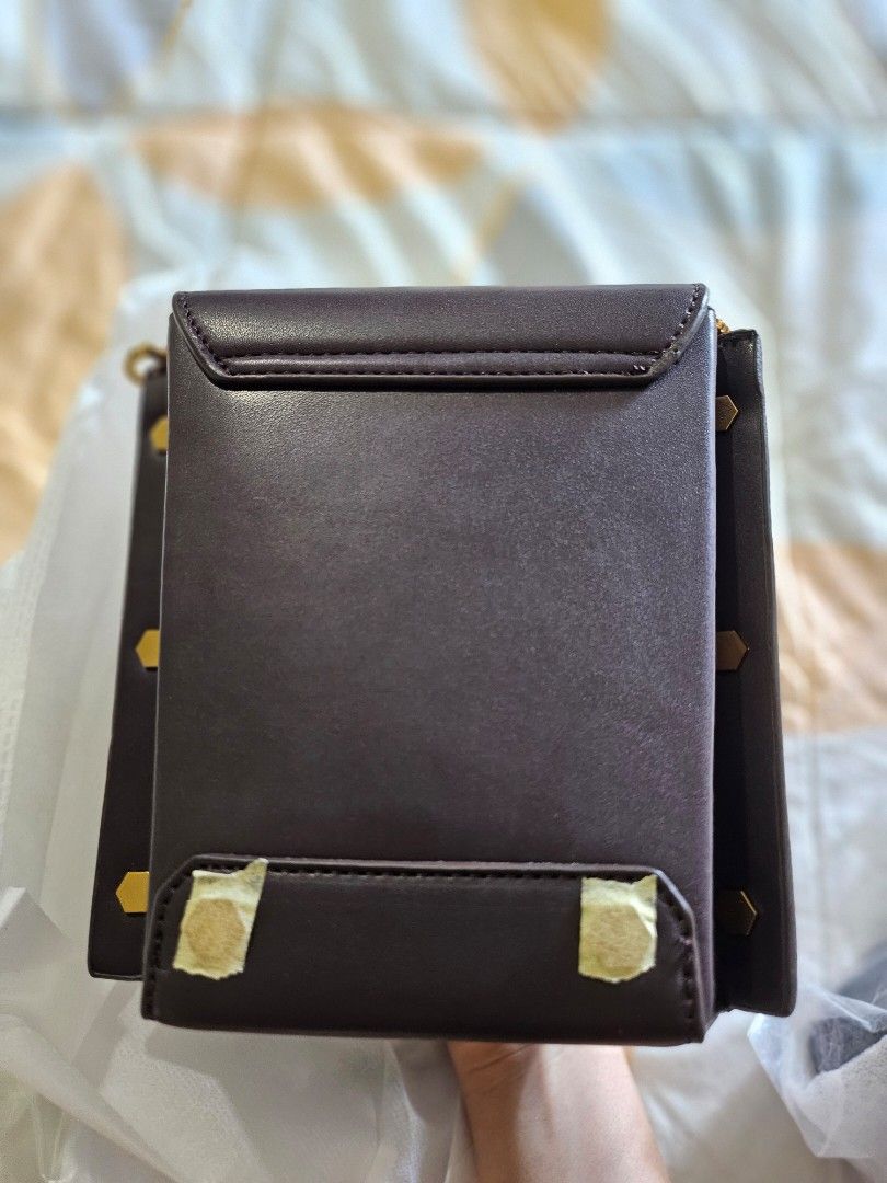 Keith Small Charles and Keith Small Sling Bag, Women's Fashion, Bags & Wallets ...