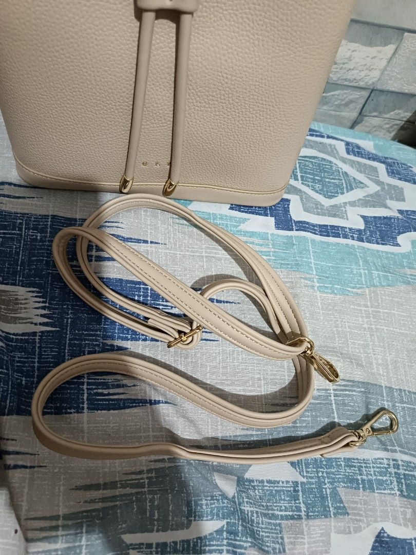 CLN Bucket Bag (Category: Shoulder Bags) located in Mandaluyong City. Submitted by simplicityk (Listing ID 1271424391, Image 2). Description: Original Affiliate Brand of So Fab, CMG and many more Good As New 💖 Once or Twice lang nagamit Bag filings still inside so no deform. 💖 with original dust bag with free scarf for bag with detachable and adjustable strap very cute and nice material 🥰 0-minimal flaw 💖 RFS: not suitable for moms like me bu