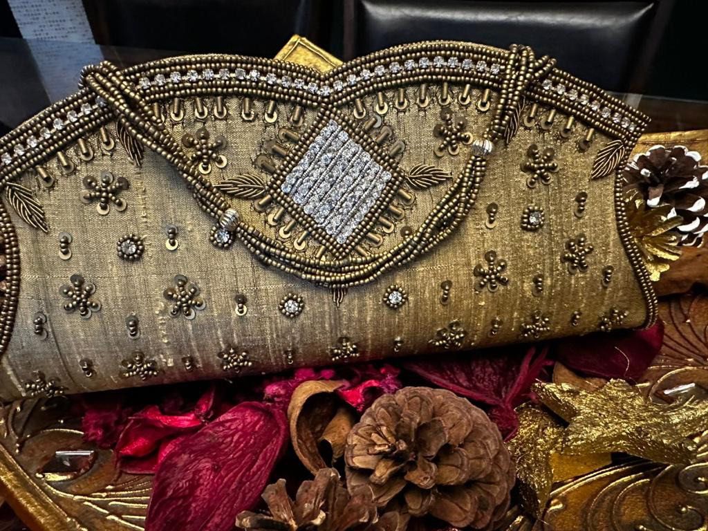 Golden Beadwork Wedding Party Wear Clutches Purses Bags #35947 | Buy Indian  Purse & Clutch Online