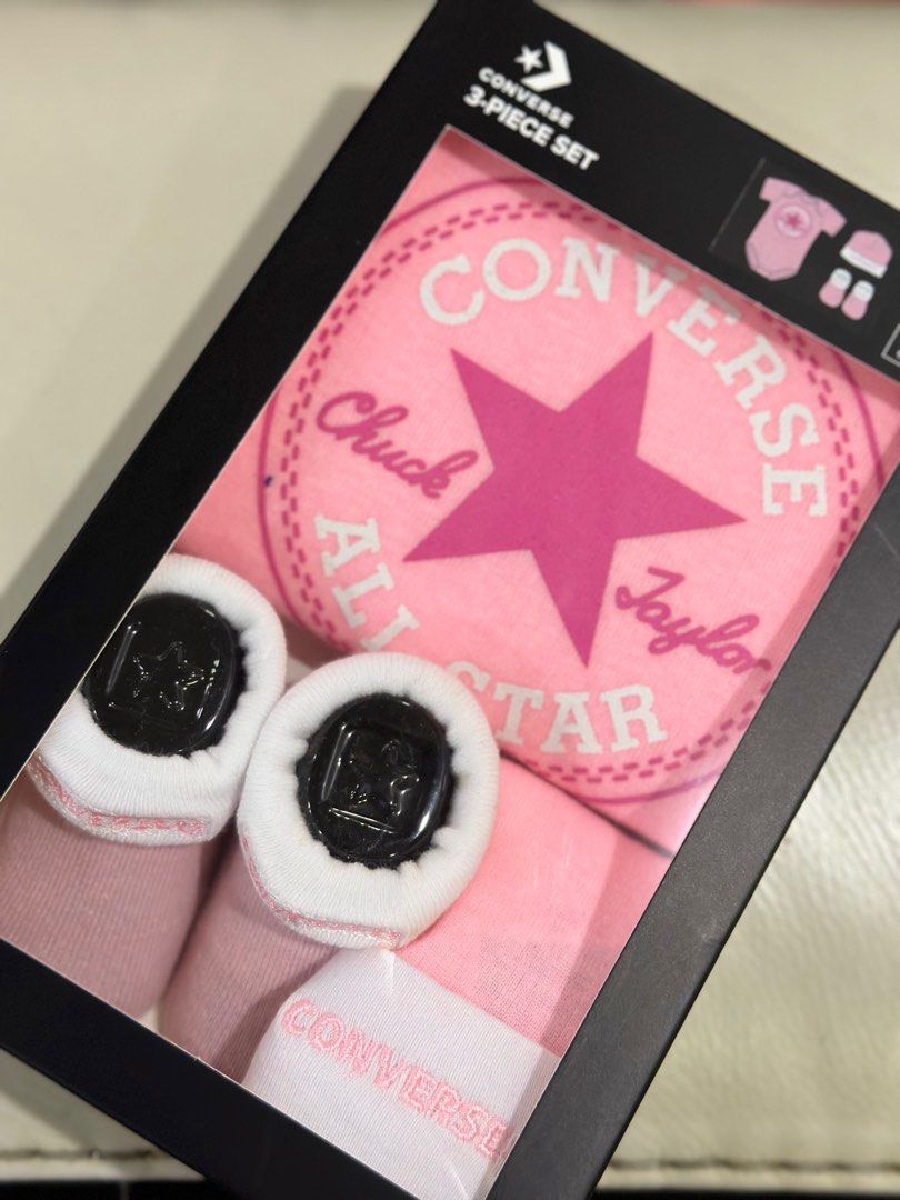 Converse Baby Gift Set