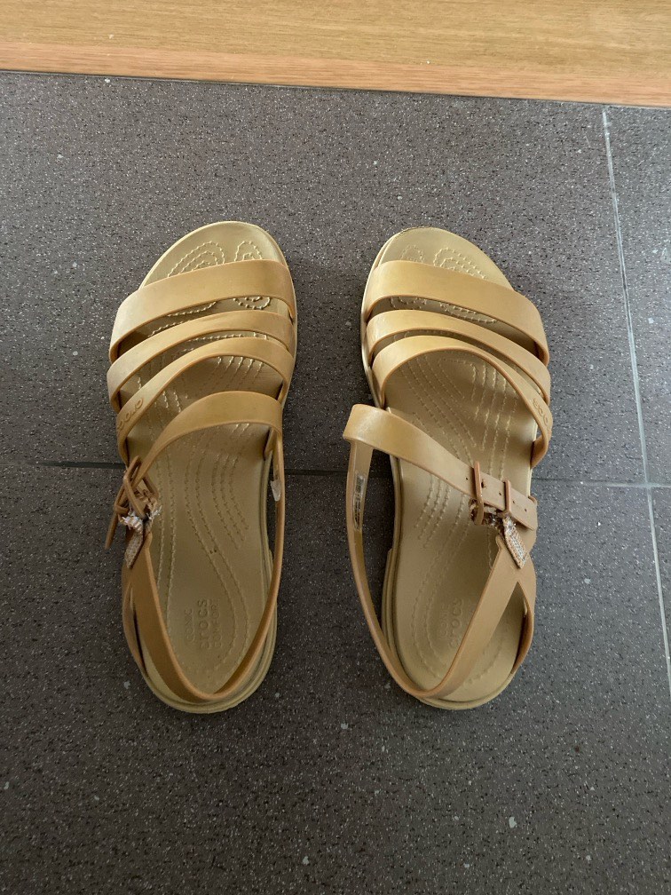 Crocs shop beige sandals