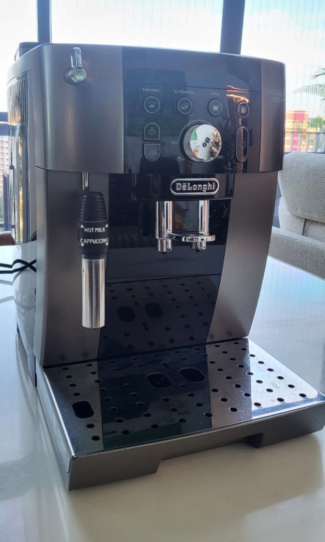 Delonghi Magnifica S Smart fully automated coffee machine, TV & Home