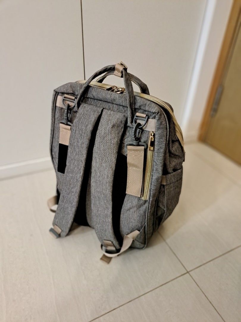 Diaper bag built in changing pad hotsell