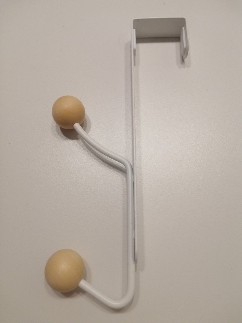 Door hanging hook from Daiso, Furniture & Home Living, Home Improvement