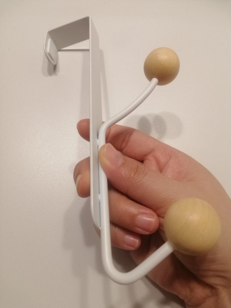 Door hanging hook from Daiso, Furniture & Home Living, Home Improvement