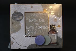Elysium Spa Bath Oil and Bath Bombs Gift Set