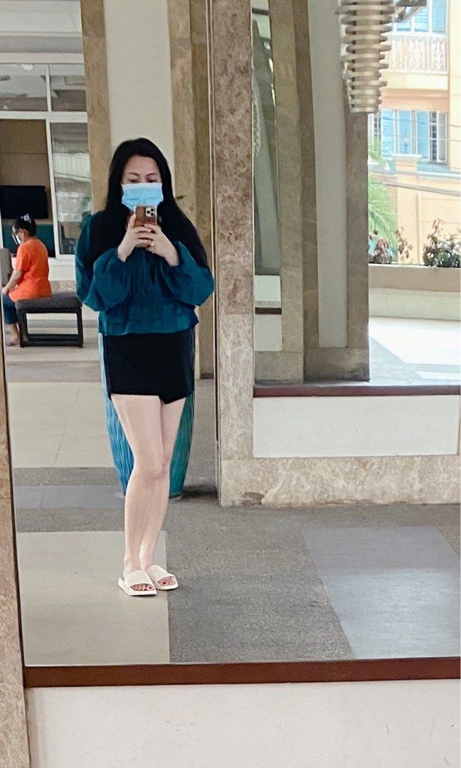 Forever21 green longsleeves (Category: Longsleeves) located in Quezon City. Submitted by _junooo (Listing ID 1271241095, Image 3). Description: Rfs - decluttering.