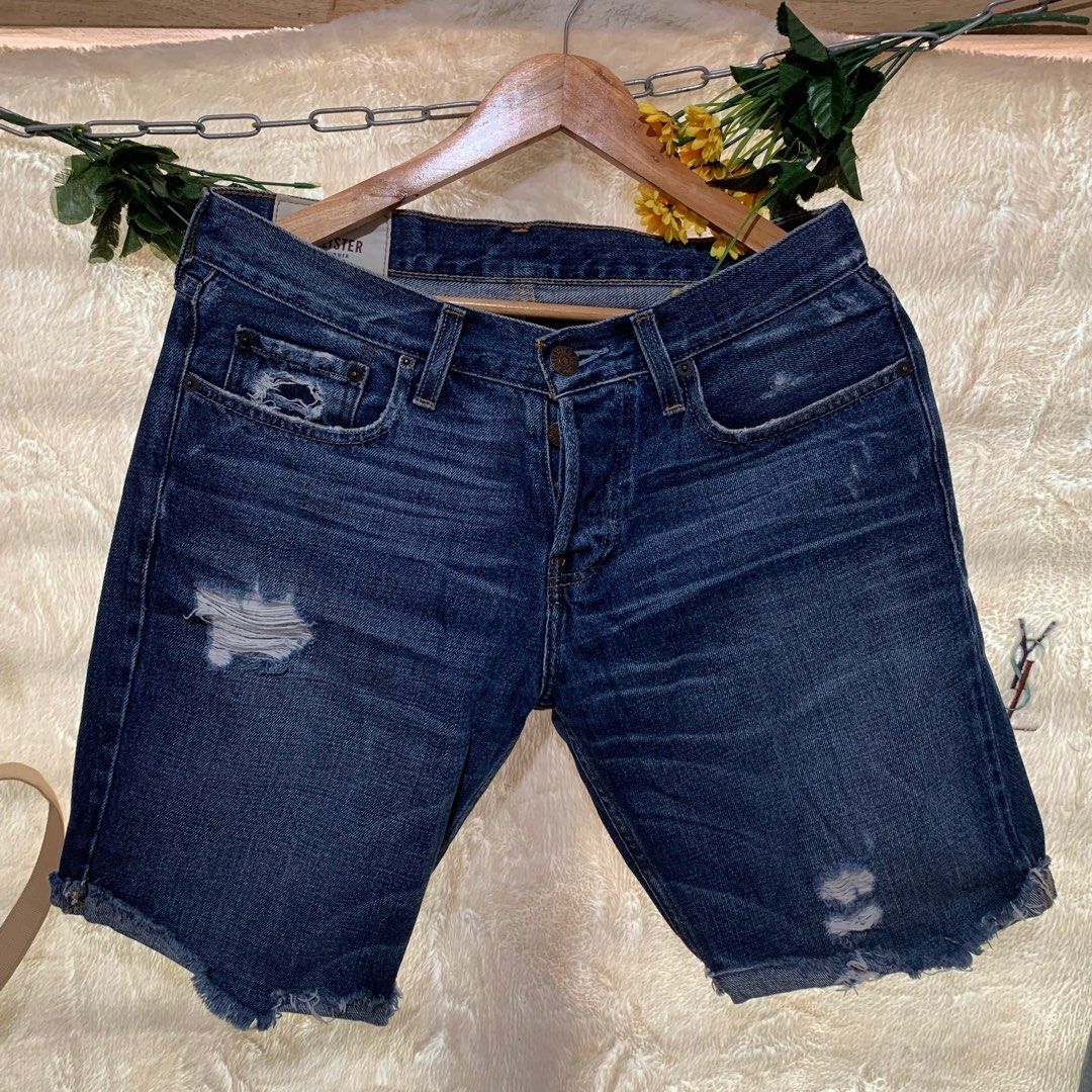 Hollister Jean short, Men's Fashion, Bottoms, Jeans on Carousell