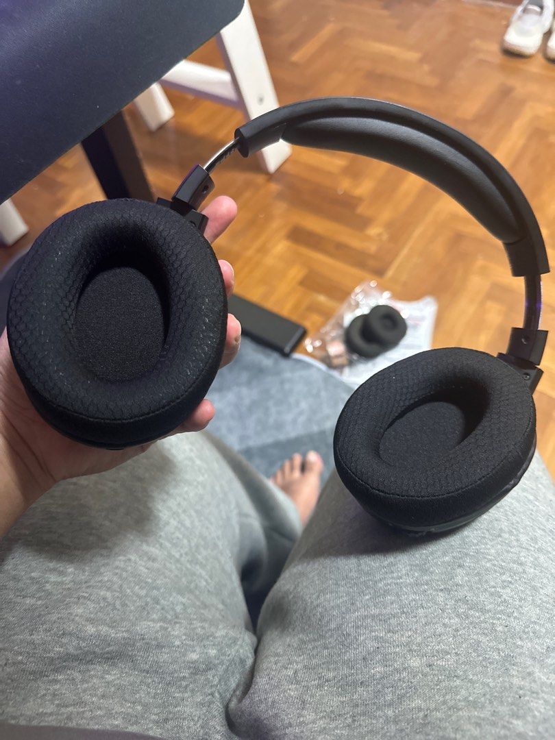 HyperX Cloud Flight (Category: Headphones & Headsets) located in Singapore. Submitted by sixfeetunder94 (Listing ID 1270212653, Image 4). Description: Pre Loved HyperX Cloud Flight Wireless minimal wear and have swapped the earmuffs to something more comfy and resistant to Singapore’s humidity! I’ve already changed the headband and earmuffs to make sure it feels new! see pictures comes with dongle and charging cable! misplaced the box but will pr