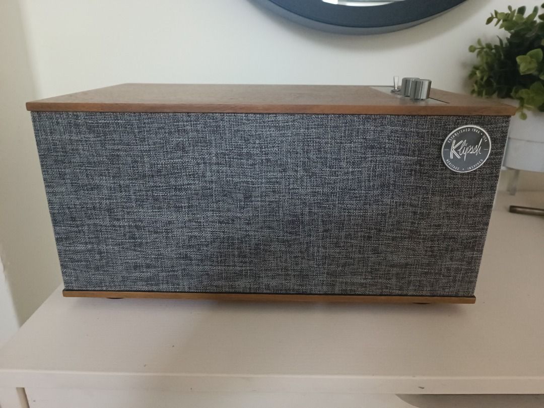 Klipsch Heritage Wireless The Three II Tabletop Stereo in Walnut, Audio ...