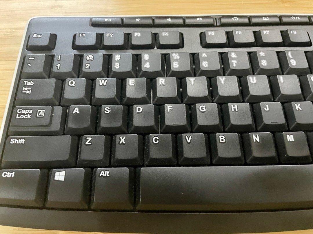 Logitech K250 Wireless Keyboard, Computers & Tech, Parts & Accessories