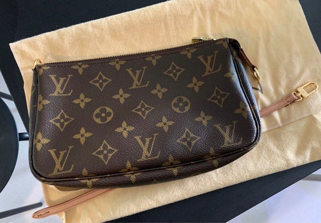 LV Pochette Accessoires vintage