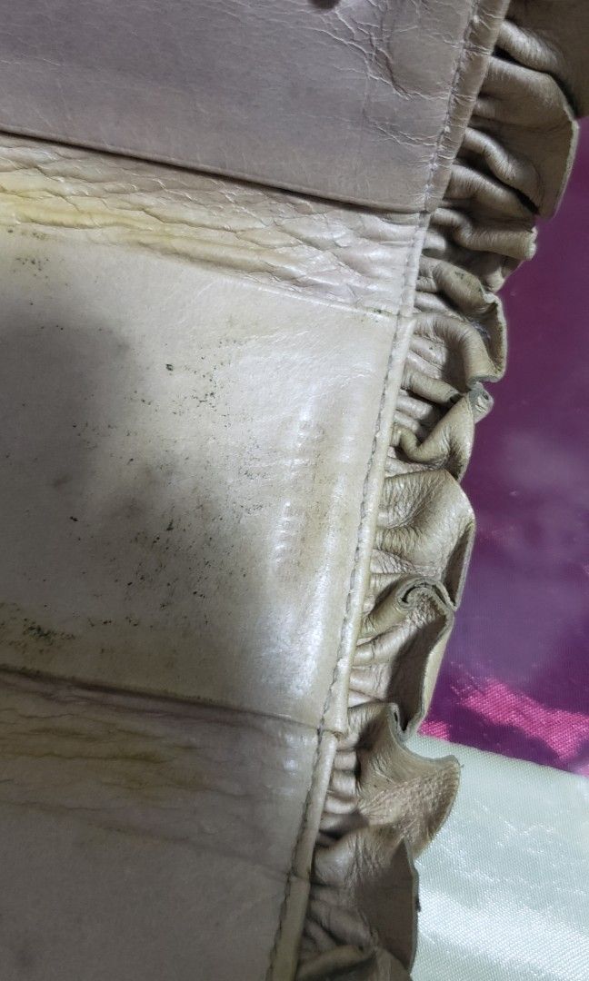 Miumiu (Category: Luxury Bags & Wallets) located in Manila. Submitted by mistej (Listing ID 1271314015, Image 3). Description: miumiu key golder authentic chek detaild pic of condition pure leather.