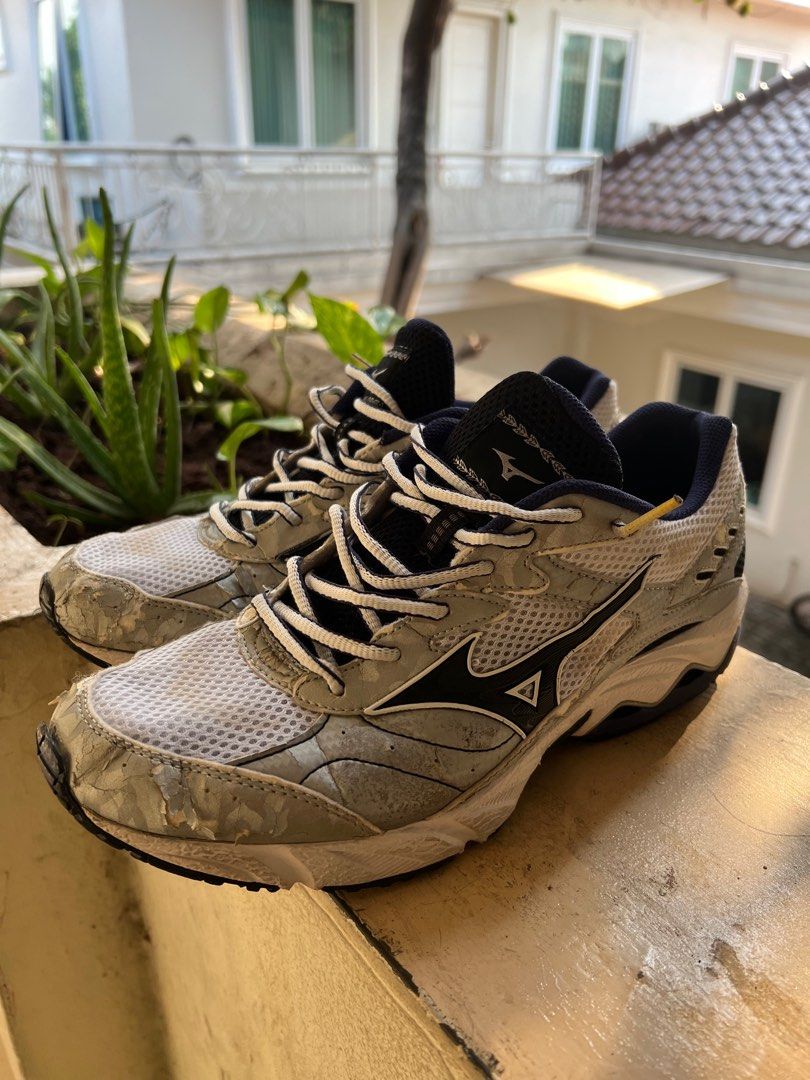 Mizuno wave glory wide new arrivals