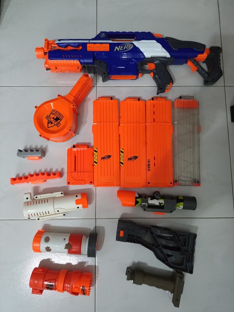 Nerf bundle (Category: Action & Battle Toys) located in Singapore. Submitted by flamingo99 (Listing ID 1271289739, Image 1). Description: Rapidstrike does not work, due to short circuit. All magazines/drum is stored properly with spring tension Quick deal, U offer.
