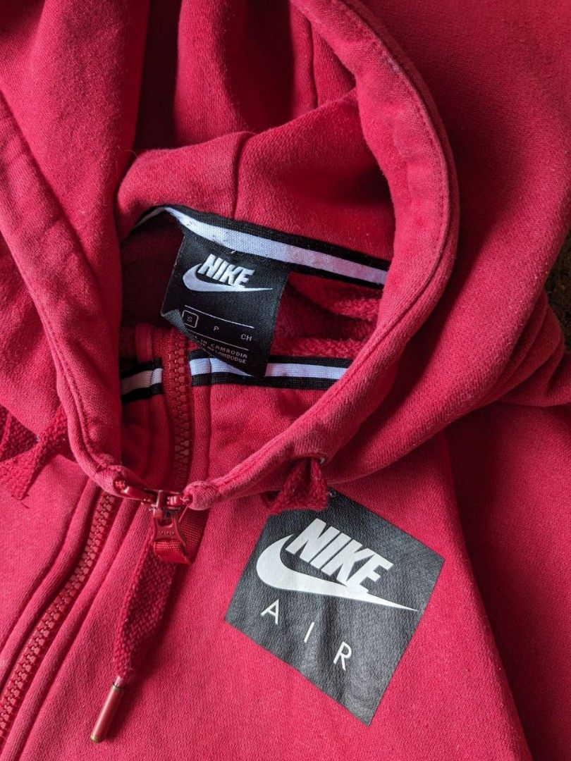 Nike air box hoodie deals