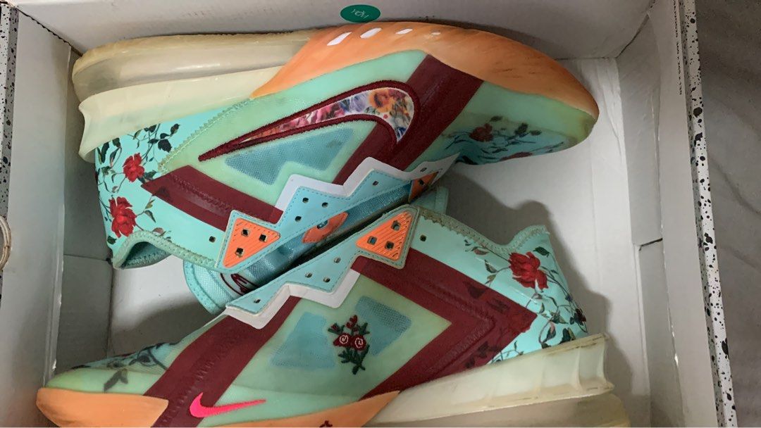 Lebron 18 top south beach