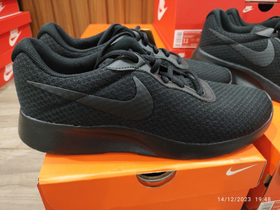 Nike tanjun deals 48