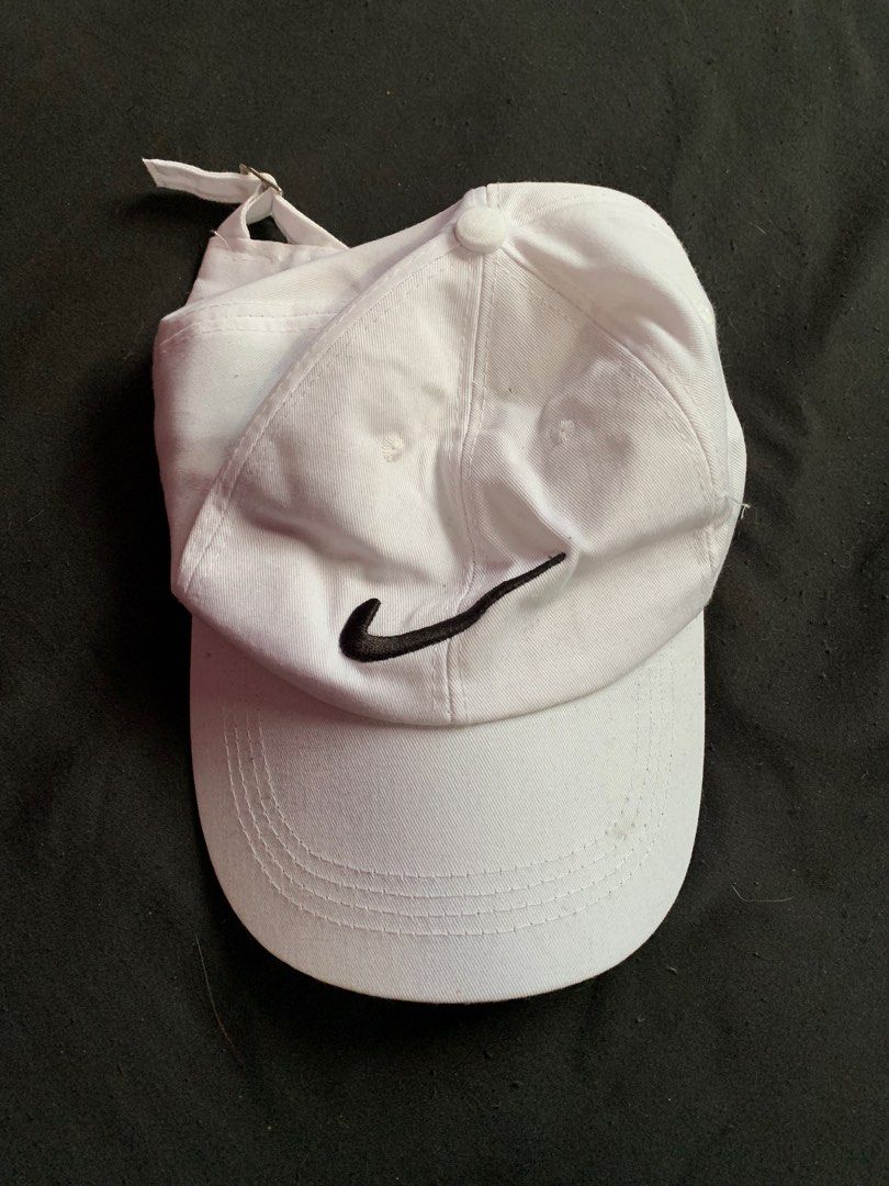 Nike White Cap, Men's Fashion, Watches & Accessories, Cap & Hats on Carousell