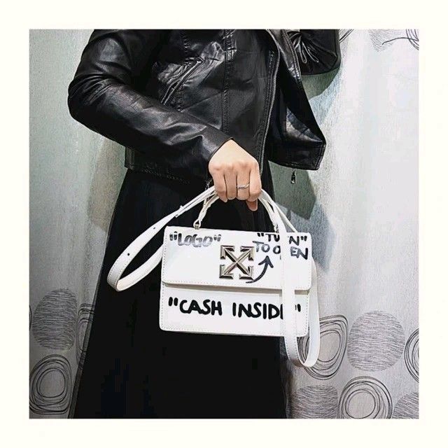 OFF WHITE 1.4 Jitney Bag