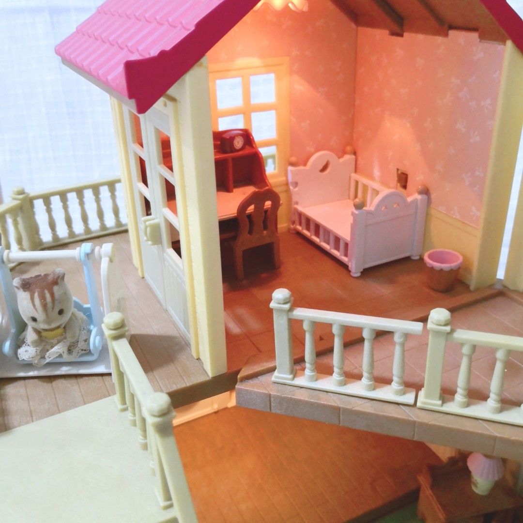 Preloved Sylvanian Families City House with box Ready to Play