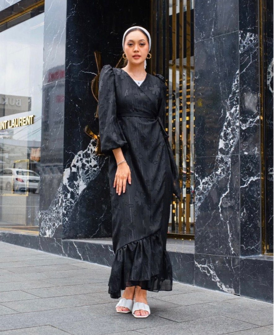Qiszar Chloe Wrap Dress in Black