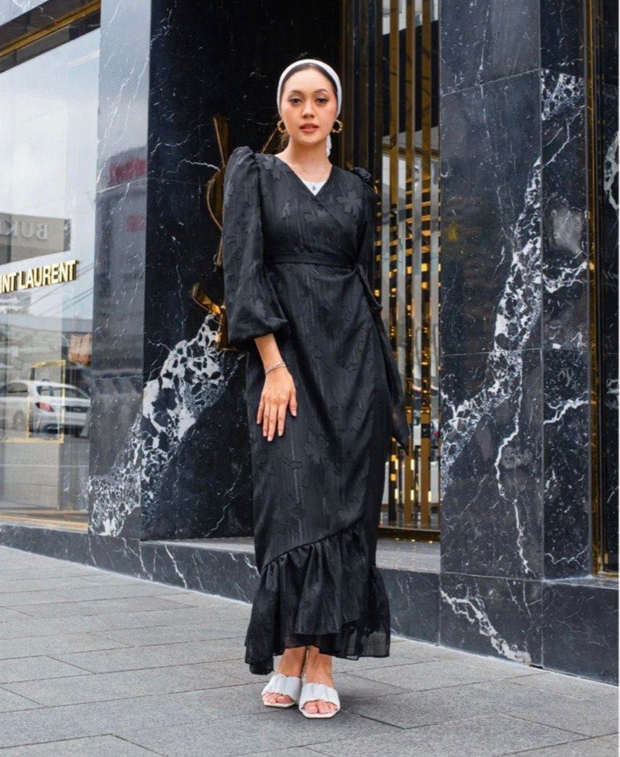 Qiszar Chloe Wrap Dress in Black