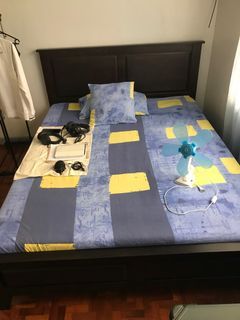 Queen size wood bed frame only,mattress not included